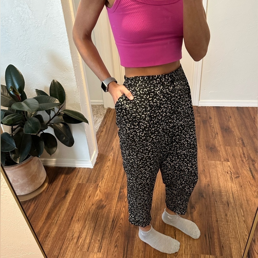 🌟SALE🌟 Loft silky pants with floral design - Picture 5 of 5